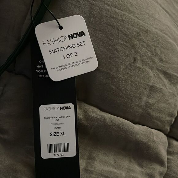 NWT Shelley Faux Leather Skirt Set - Hunter - Picture 4 of 4